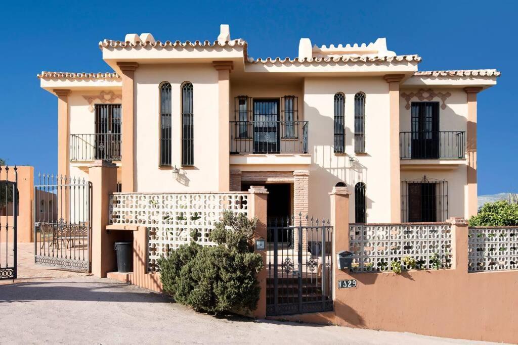Preciosa Villa Con Gran Piscina Y Fabulosas Vistas Альхаурин-де-ла-Торре Экстерьер фото